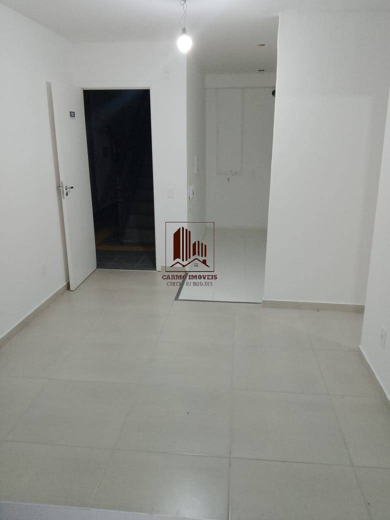 Apartamento à venda com 2 quartos, 40m² - Foto 27