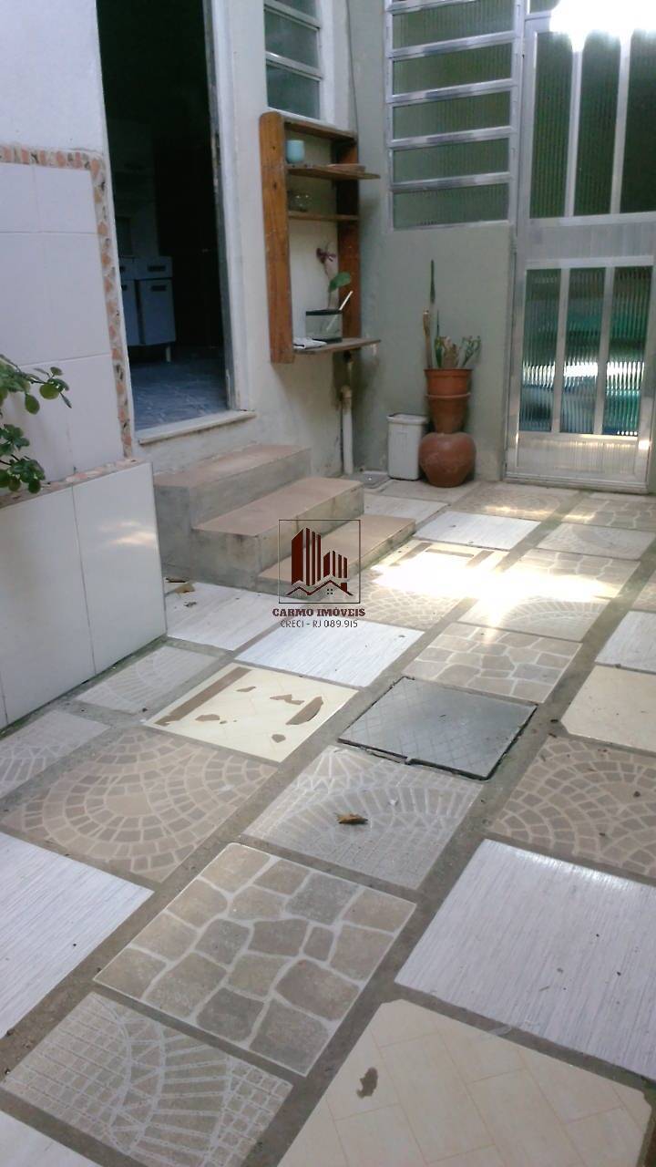 Casa à venda com 8 quartos, 340m² - Foto 13